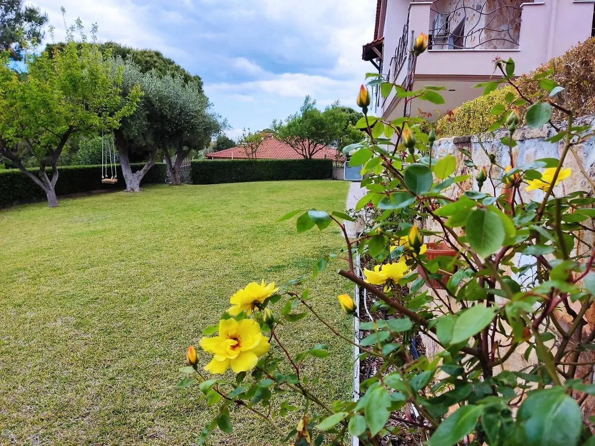Villa Kostas Nea Kallikrateia 別荘